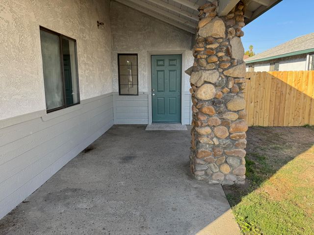 220 & 222 E Mountain View Avenue, Porterville, CA 93257