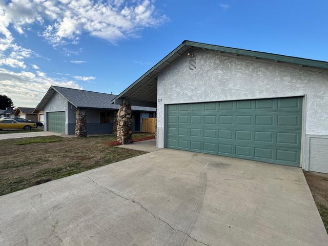 220 & 222 E Mountain View Avenue, Porterville, CA 93257