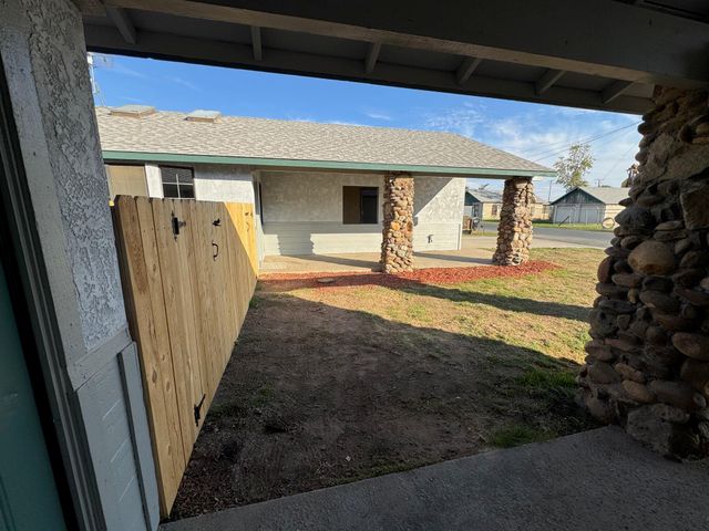 220 & 222 E Mountain View Avenue, Porterville, CA 93257