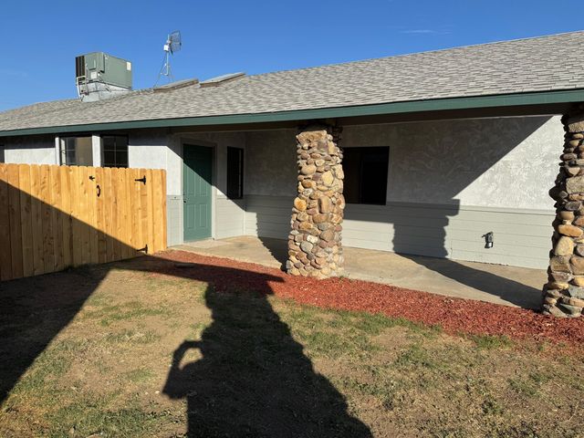 220 & 222 E Mountain View Avenue, Porterville, CA 93257