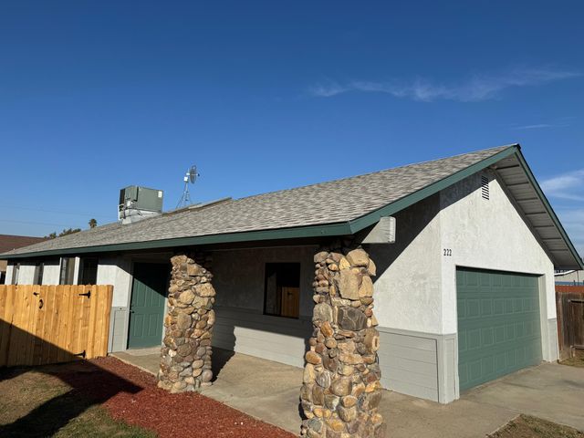 220 & 222 E Mountain View Avenue, Porterville, CA 93257