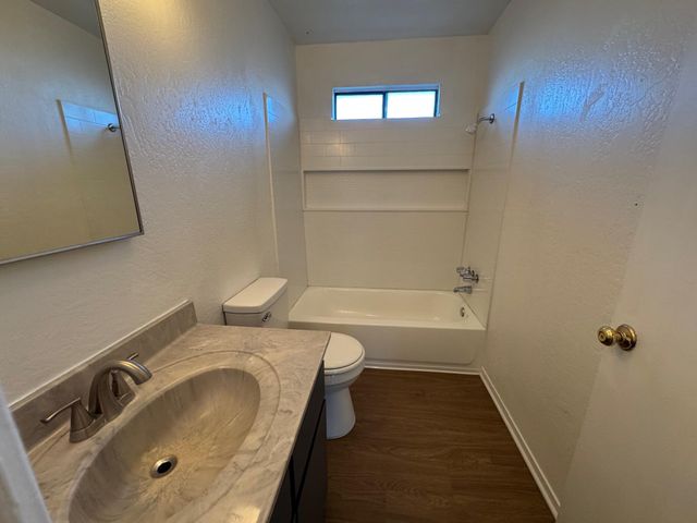 220 & 222 E Mountain View Avenue, Porterville, CA 93257