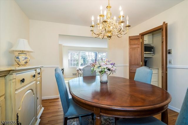 9 Shadetree Pl, Washington Twp., NJ 07853