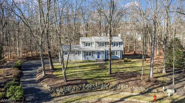 9 Shadetree Pl, Washington Twp., NJ 07853