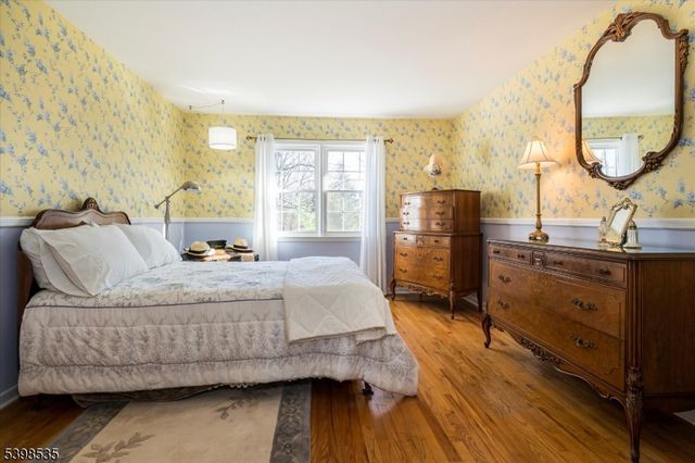 9 Shadetree Pl, Washington Twp., NJ 07853