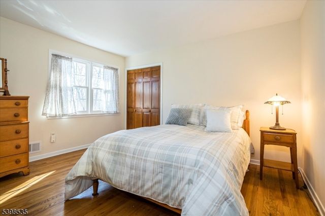 9 Shadetree Pl, Washington Twp., NJ 07853