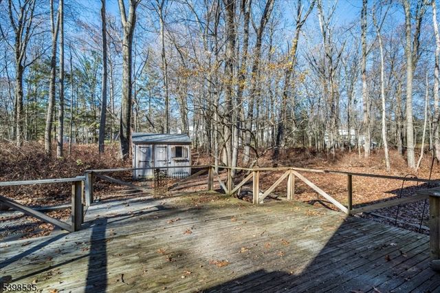 9 Shadetree Pl, Washington Twp., NJ 07853