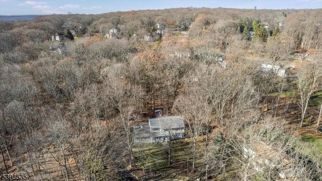 9 Shadetree Pl, Washington Twp., NJ 07853