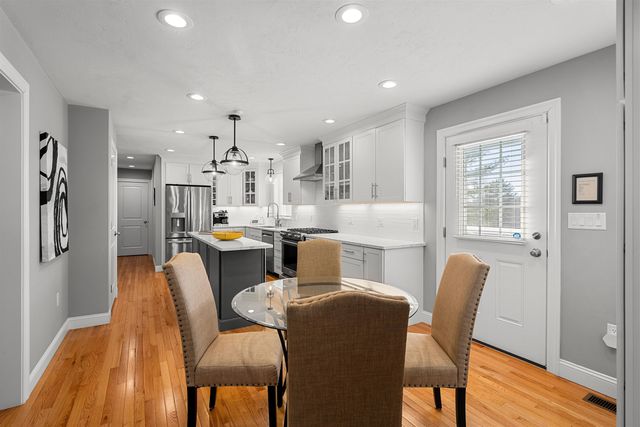 2 Chestnut Hill Drive, Sandown, NH 03873