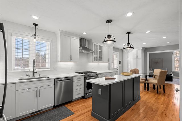 2 Chestnut Hill Drive, Sandown, NH 03873