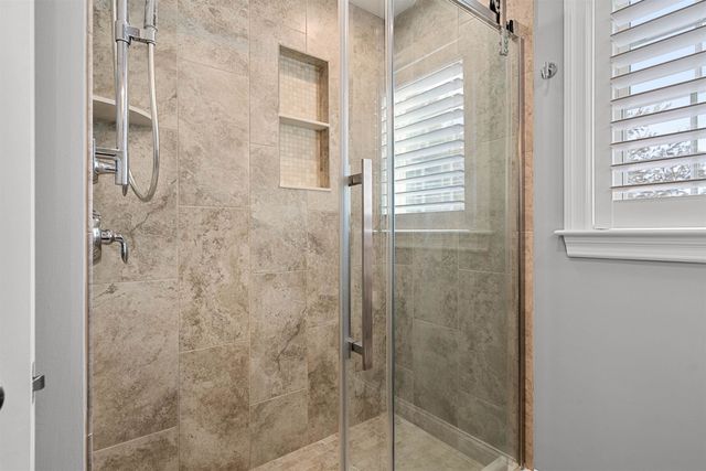 2 Chestnut Hill Drive, Sandown, NH 03873