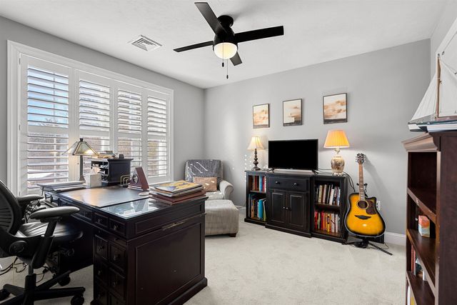 2 Chestnut Hill Drive, Sandown, NH 03873