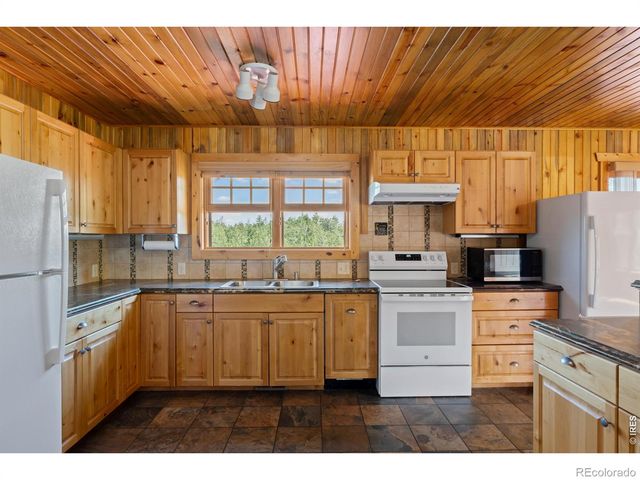 2515 Davis Ranch Road, Bellvue, CO 80512