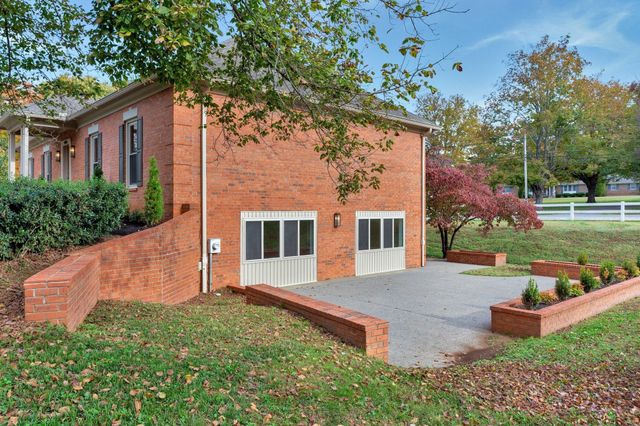 1419 Ascot Close, Murfreesboro, TN 37130