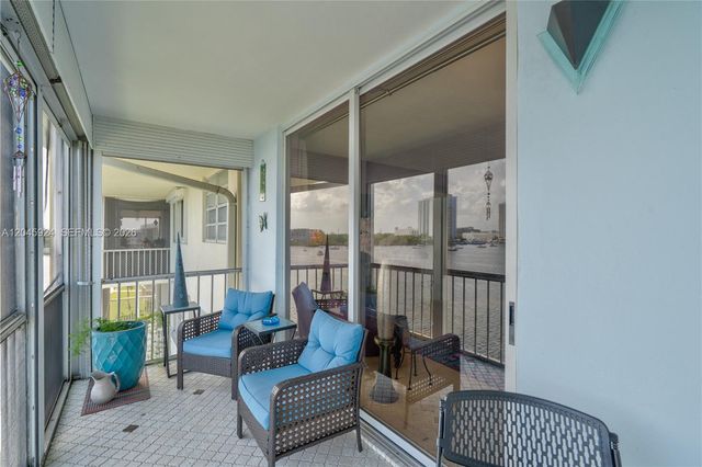 3000 Marcos Dr P612, Aventura, FL 33160