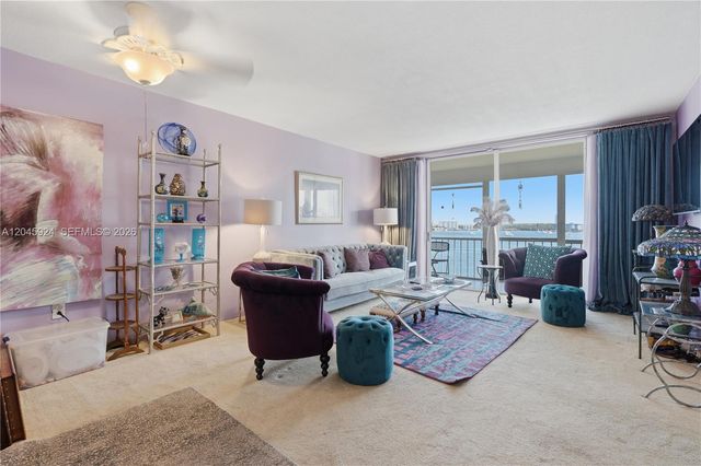 3000 Marcos Dr P612, Aventura, FL 33160