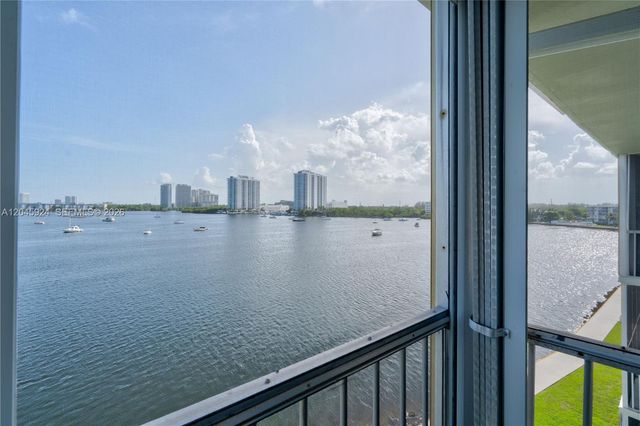 3000 Marcos Dr P612, Aventura, FL 33160