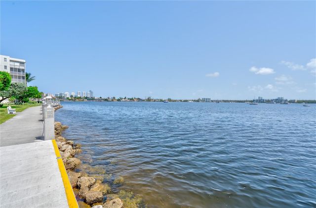 3000 Marcos Dr P612, Aventura, FL 33160