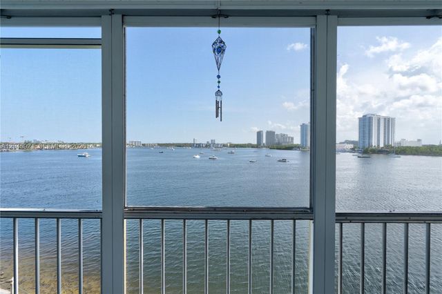 3000 Marcos Dr P612, Aventura, FL 33160