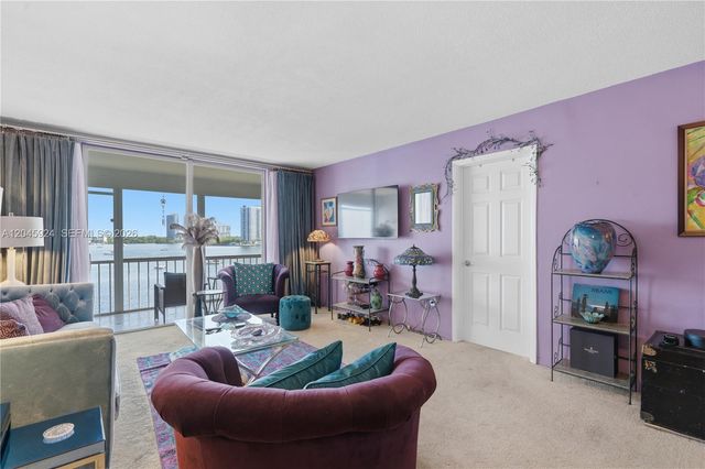 3000 Marcos Dr P612, Aventura, FL 33160