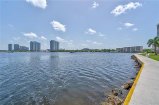 3000 Marcos Dr P612, Aventura, FL 33160