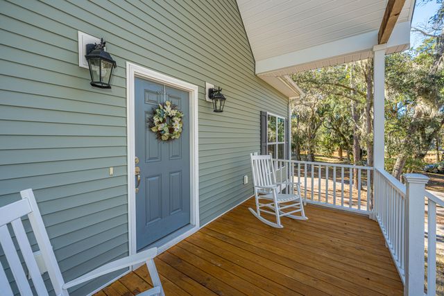 8990 Palmetto Road, Edisto Island, SC 29438