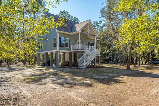 8990 Palmetto Road, Edisto Island, SC 29438