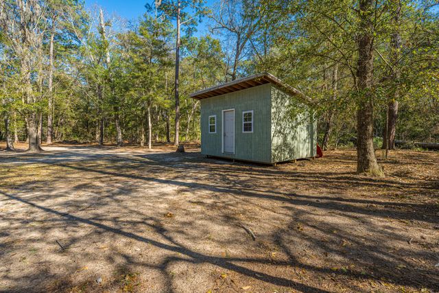 8990 Palmetto Road, Edisto Island, SC 29438