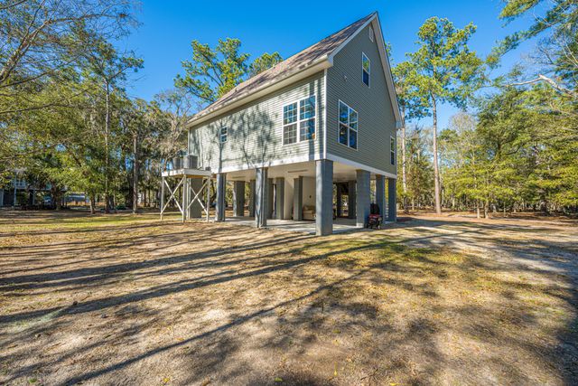 8990 Palmetto Road, Edisto Island, SC 29438