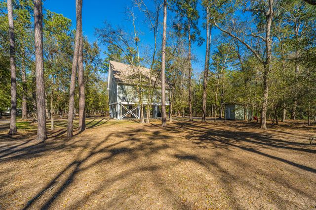 8990 Palmetto Road, Edisto Island, SC 29438