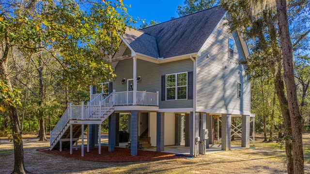 8990 Palmetto Road, Edisto Island, SC 29438