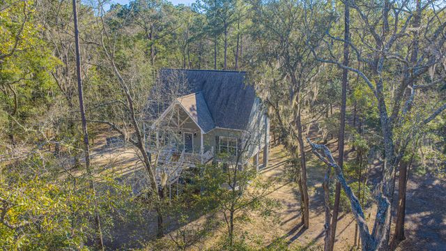 8990 Palmetto Road, Edisto Island, SC 29438