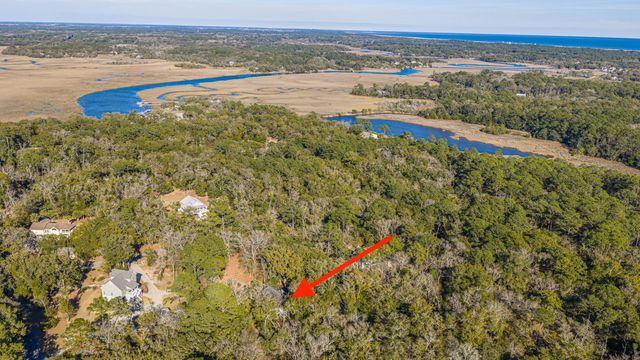 8990 Palmetto Road, Edisto Island, SC 29438