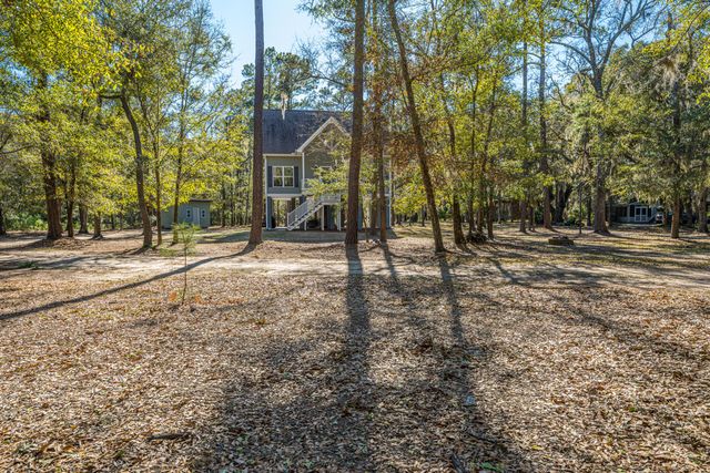 8990 Palmetto Road, Edisto Island, SC 29438