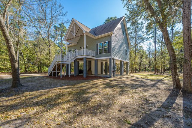 8990 Palmetto Road, Edisto Island, SC 29438