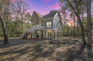 8990 Palmetto Road, Edisto Island, SC 29438