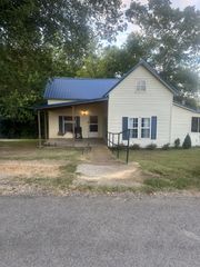 2 Hardin Loop, Westpoint, TN 38486