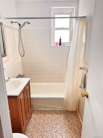 144-24 37 Avenue 6B, Flushing, NY 11354