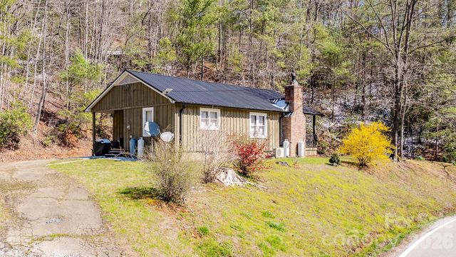 2202 NC 226A Highway, Marion, NC 28752