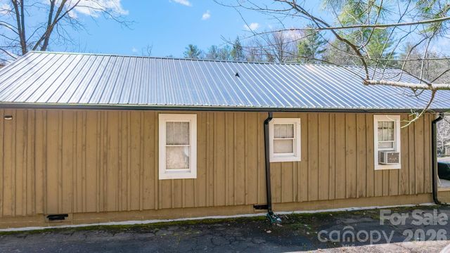 2202 NC 226A Highway, Marion, NC 28752