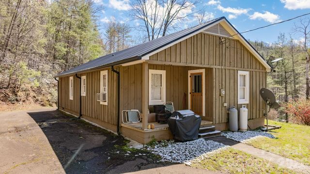 2202 NC 226A Highway, Marion, NC 28752