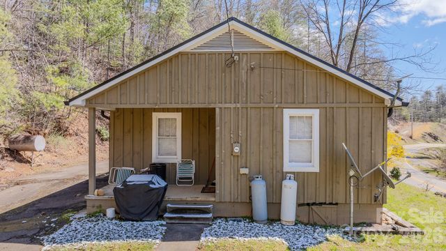 2202 NC 226A Highway, Marion, NC 28752