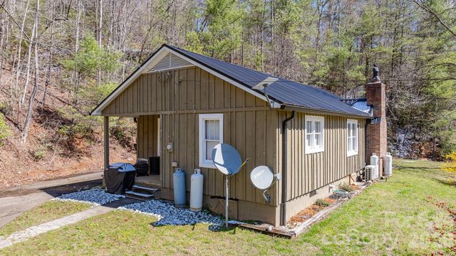 2202 NC 226A Highway, Marion, NC 28752