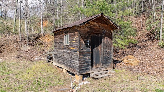 2202 NC 226A Highway, Marion, NC 28752