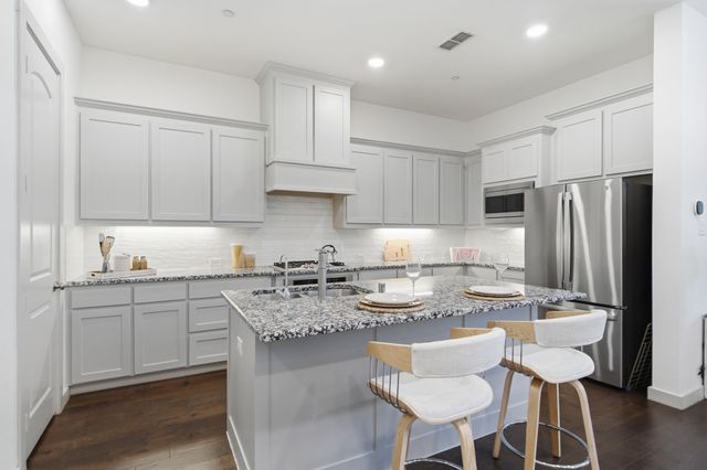 2221 Lasso Lane, Carrollton, TX 75010