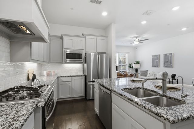 2221 Lasso Lane, Carrollton, TX 75010
