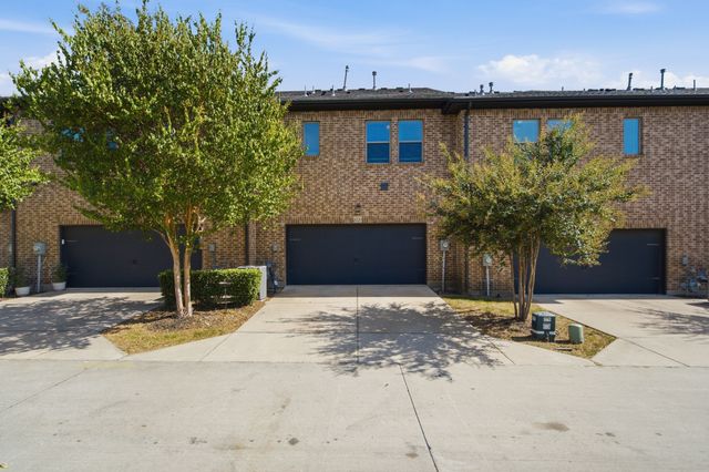 2221 Lasso Lane, Carrollton, TX 75010