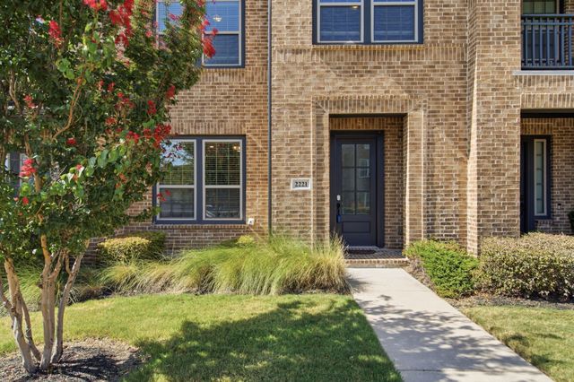 2221 Lasso Lane, Carrollton, TX 75010