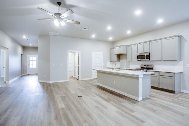 10502 Aberdeen Avenue, Lubbock, TX 79424