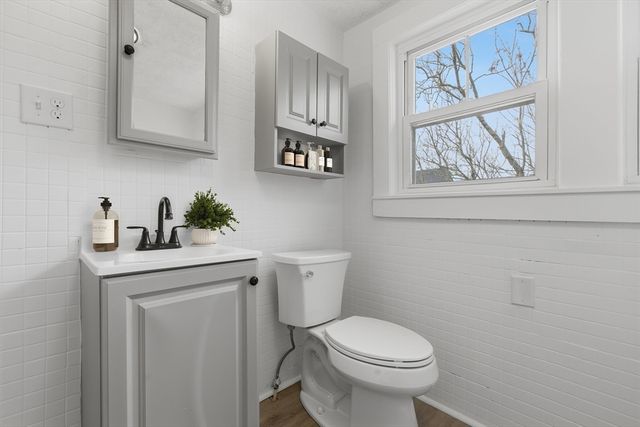 2120 Providence Rd, Northbridge, MA 01534